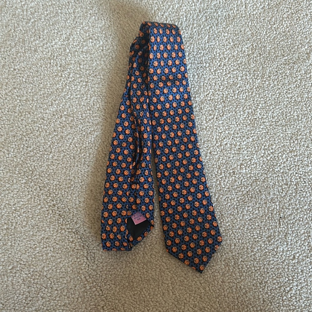 boys vinyard vines basketball tie